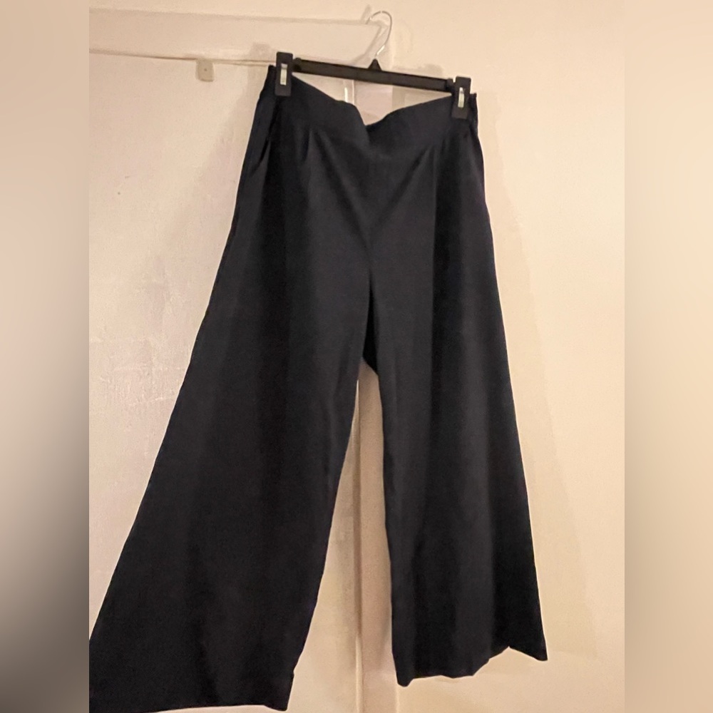Athlete wide leg capri